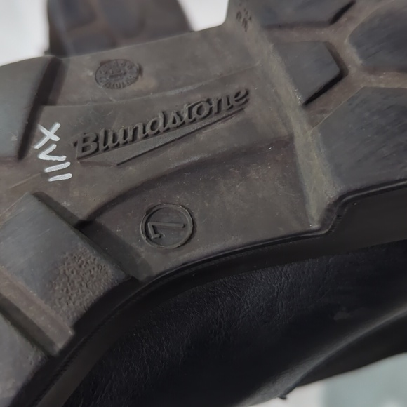 Blundstone Chelsea Boots - Picture 6 of 9